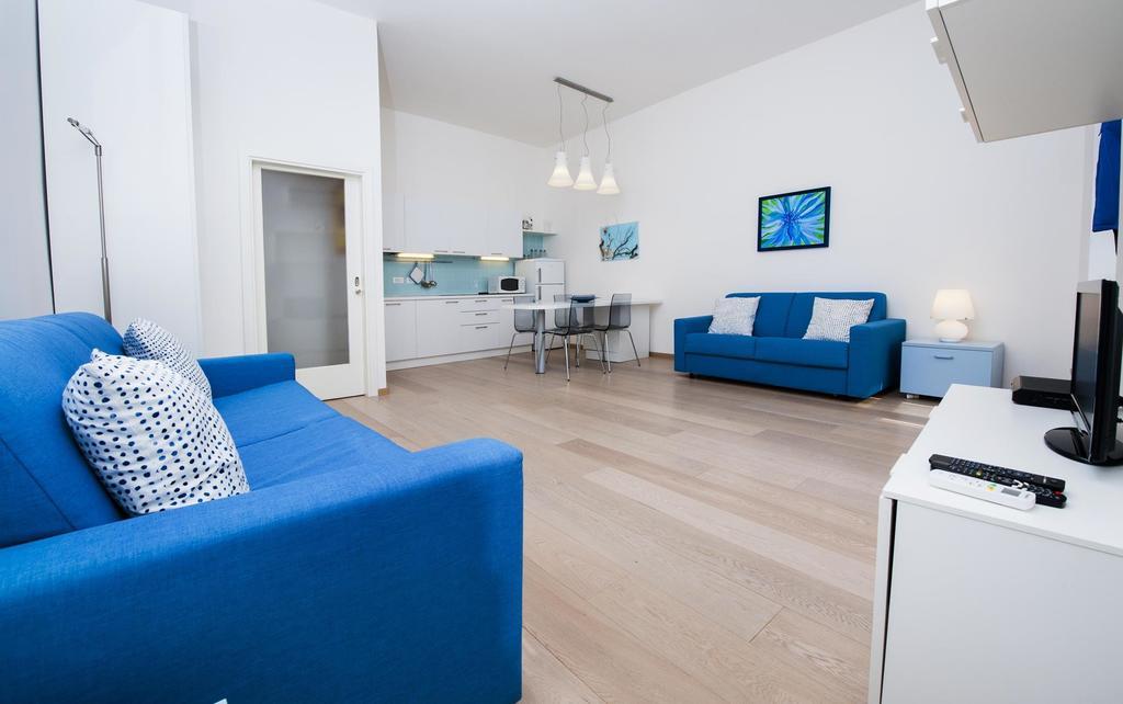 Apartment Al Porto ロヴィニ エクステリア 写真