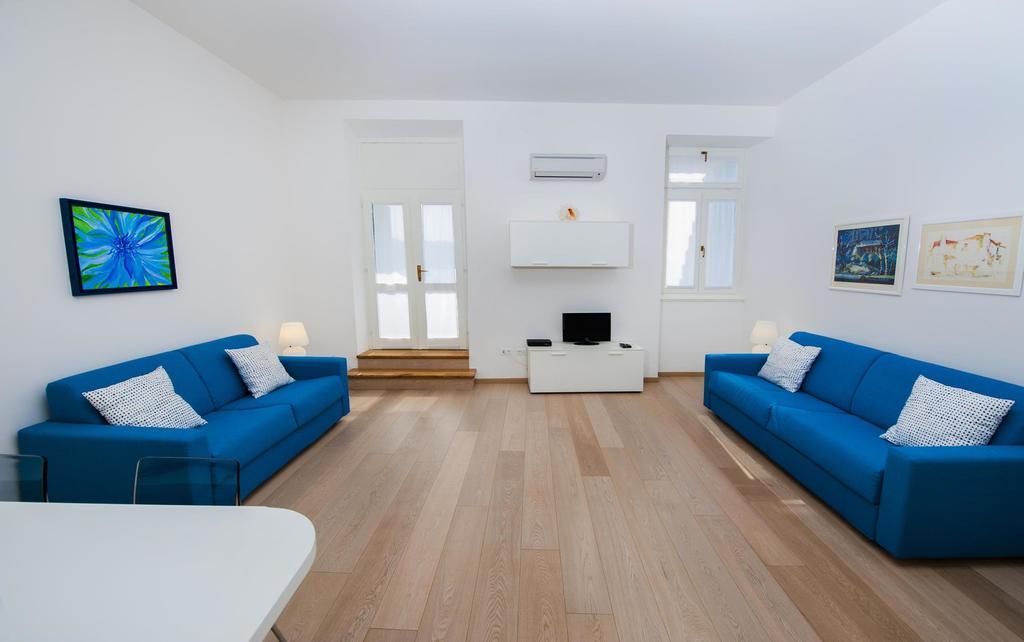 Apartment Al Porto ロヴィニ エクステリア 写真